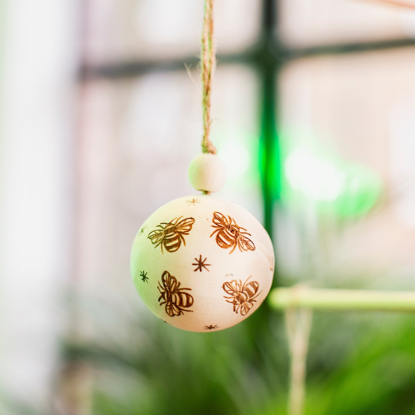 Wooden Bee Christmas Tree Baubles