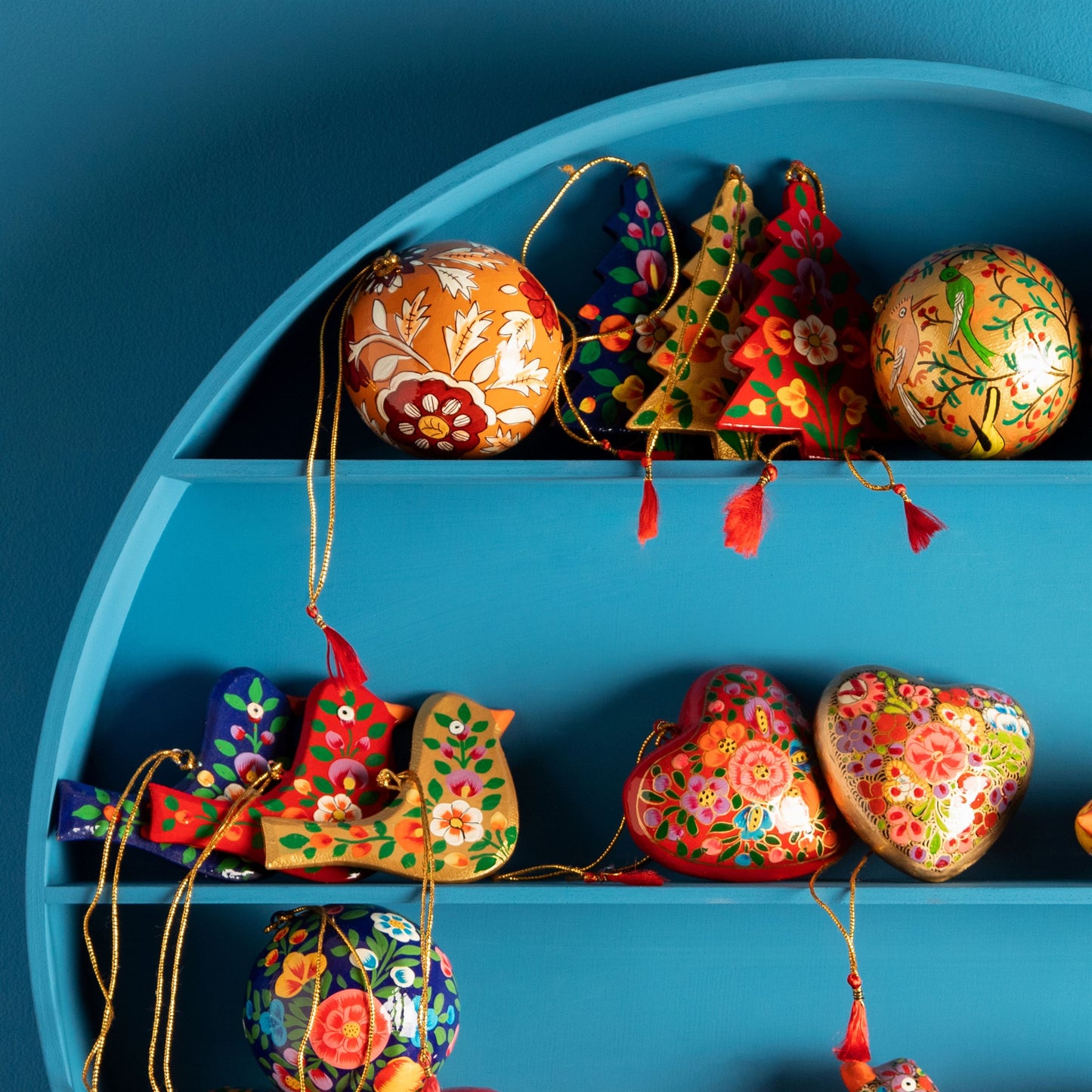 Kashmiri Floral Heart Papier-mâché Christmas Tree Decorations