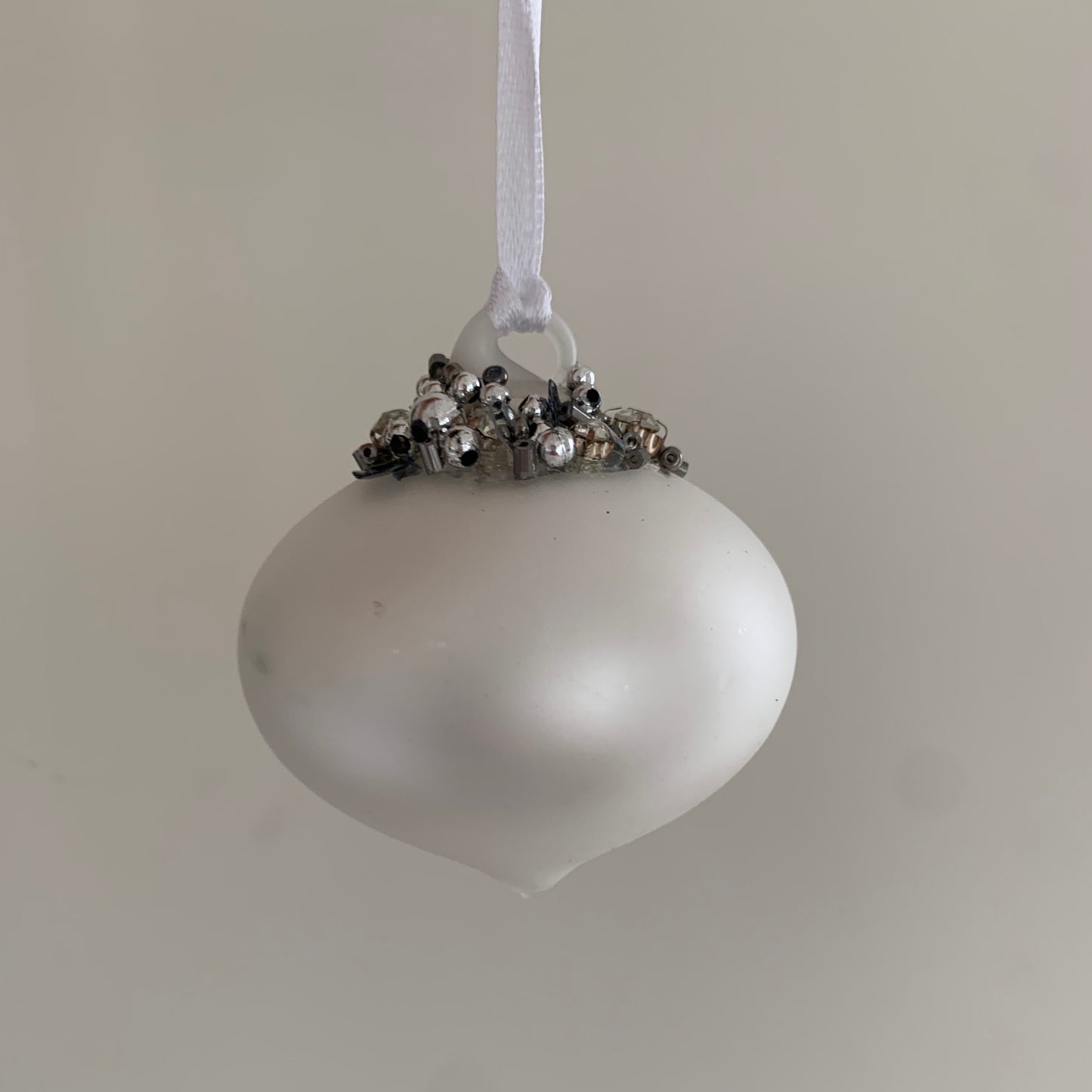 Matt Silver Glass Christmas Tree Decoration with Beading (Sultan 6cm)