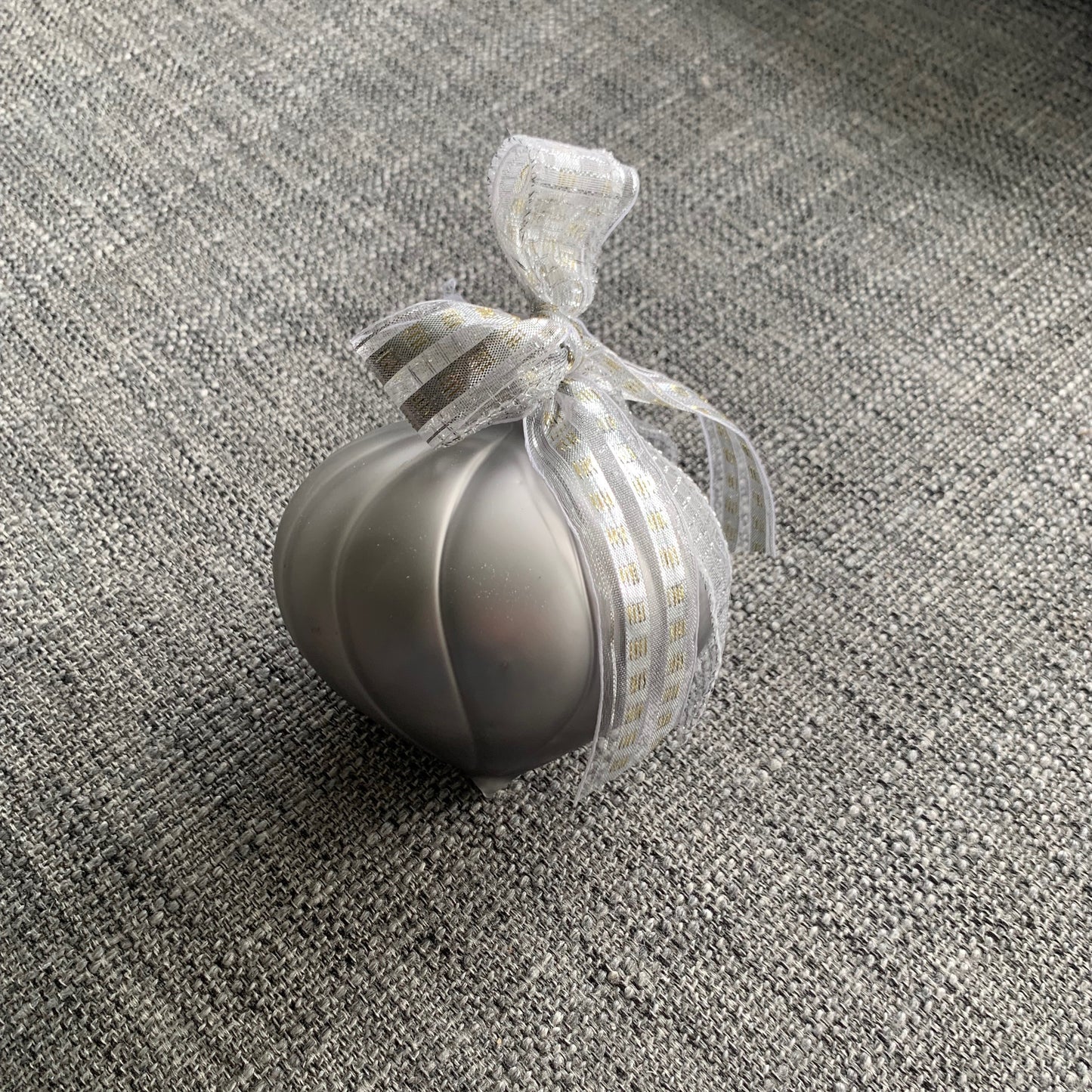 Matt Grey Sultan Shaped Glass Christmas Tree Decoration with Bow