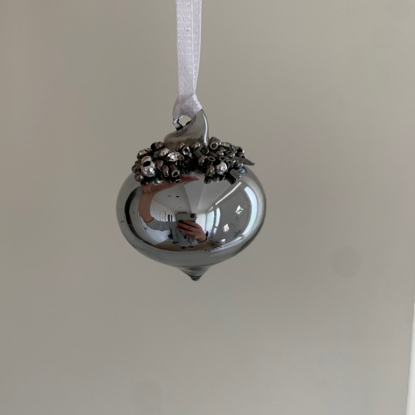 Shiny Iron Coloured Glass Christmas Tree Decoration with Beading (Sultan 4cm)