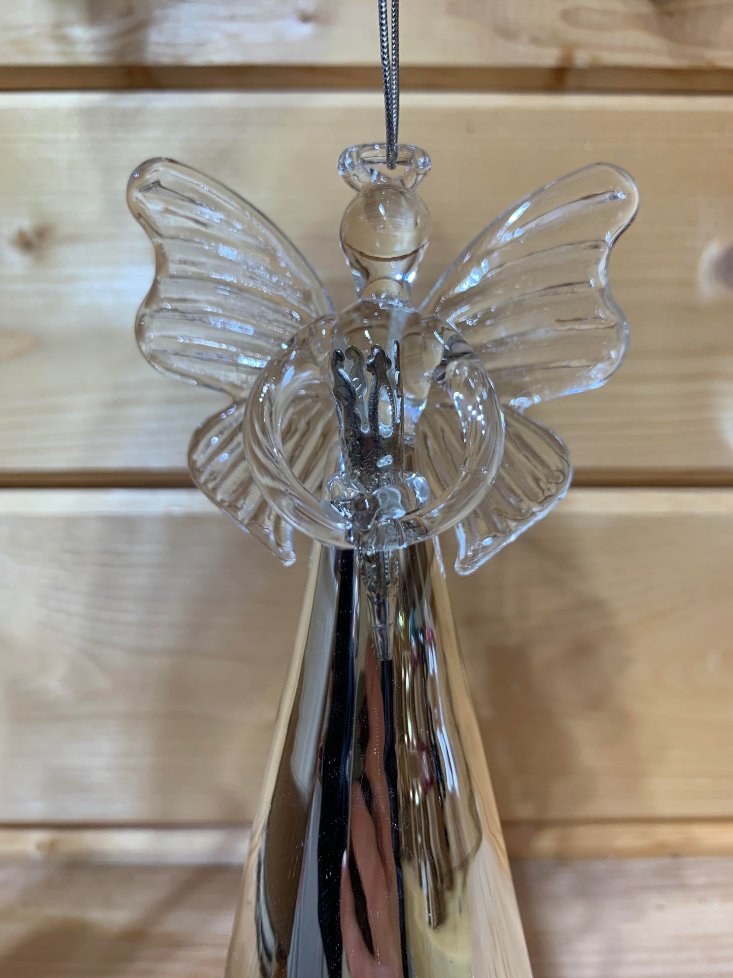 This stunning 20cm glass angel has pretty snowflake bindis on the skirt and also functions as a candle holder. It will be the perfect finishing touch to your Christmas tree!
