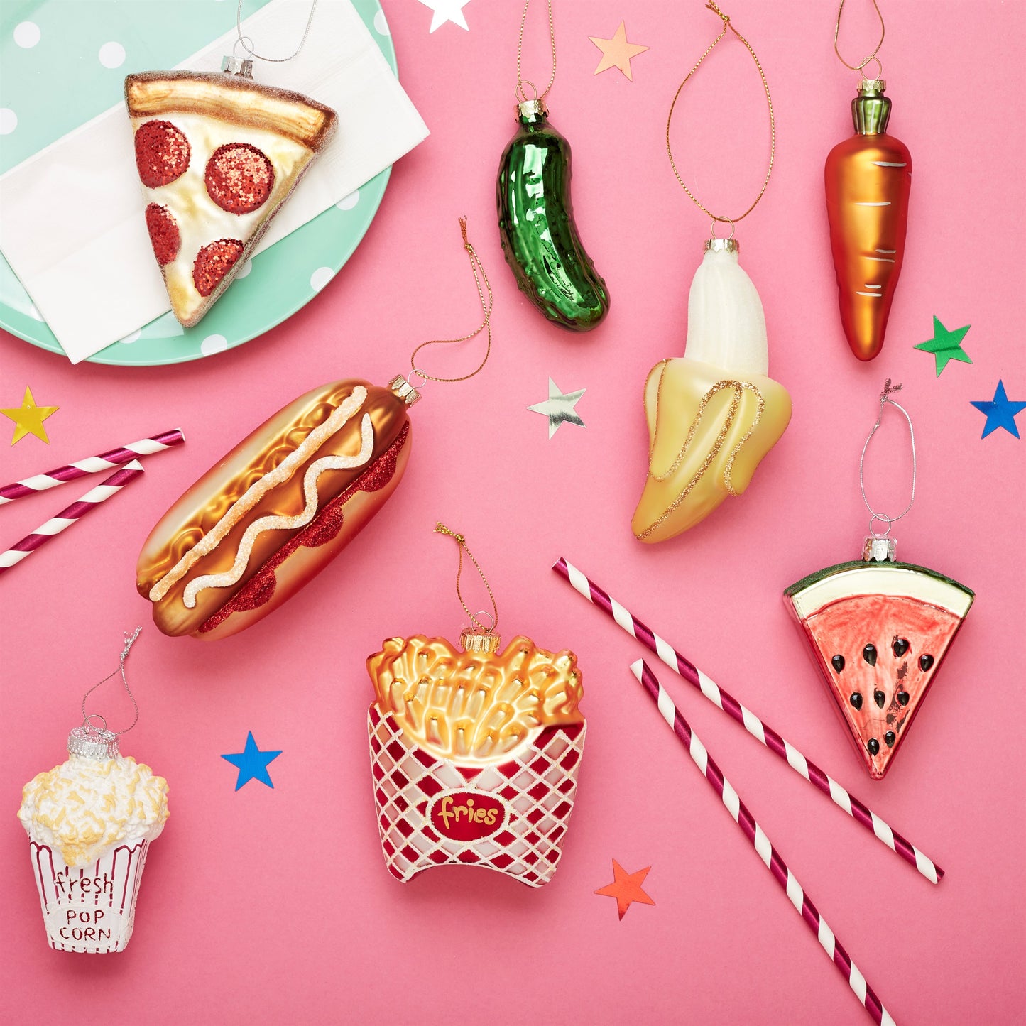 Ahh fast food...the food of kings!!! This quirky and fun French Fries glass Christmas decoration looks almost good enough to eat (please don't)!