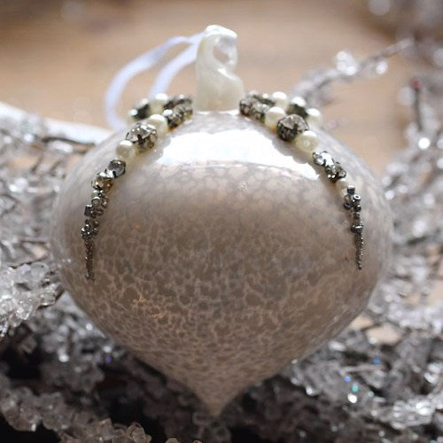 Antique Style White Marble Sultan Shape Glass Christmas Tree Decoration with Beads (8cm)