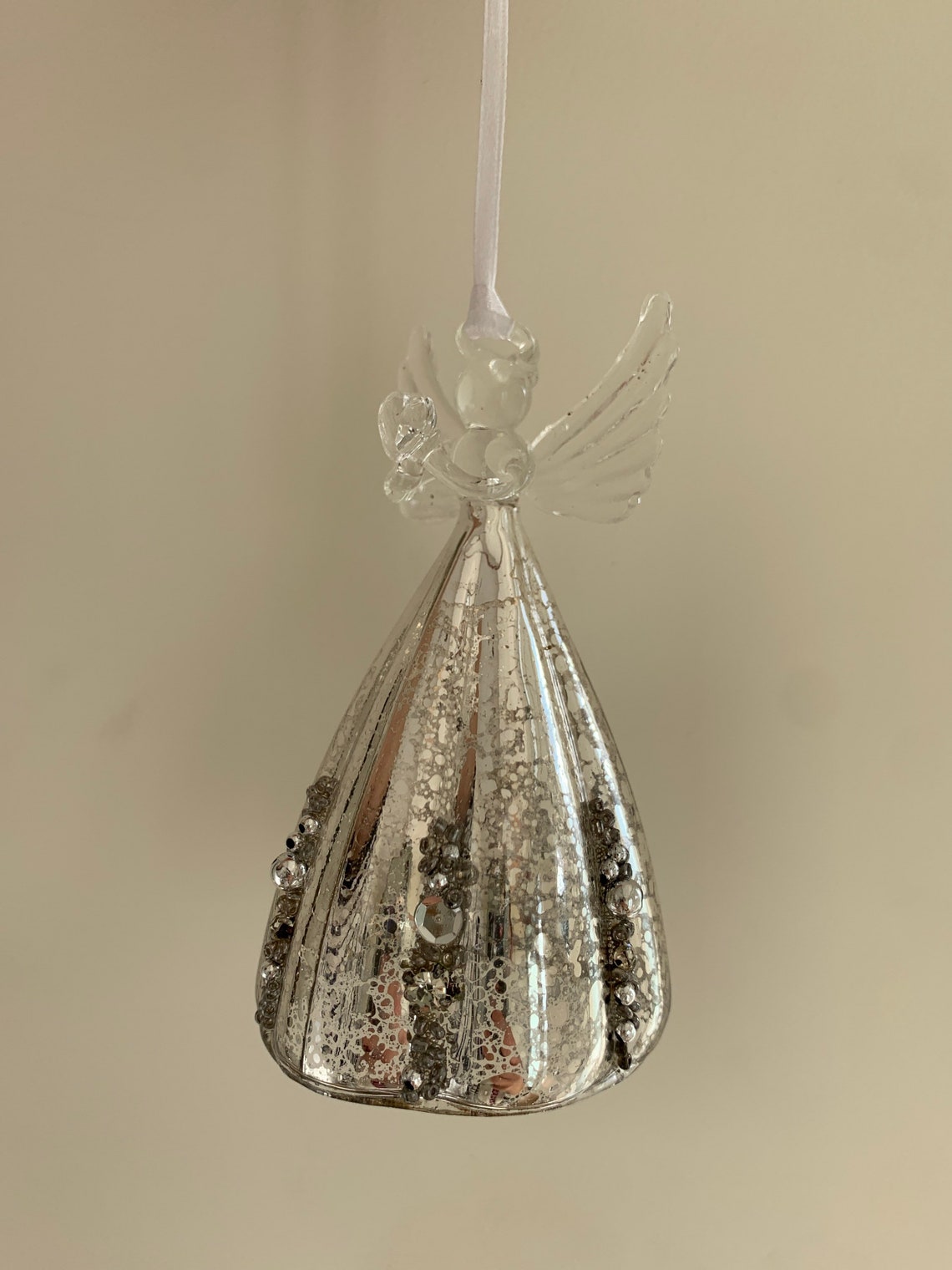 Antique Style Glass Angel Holding Heart with Silver Beading & Fluted Skirt (12cm)