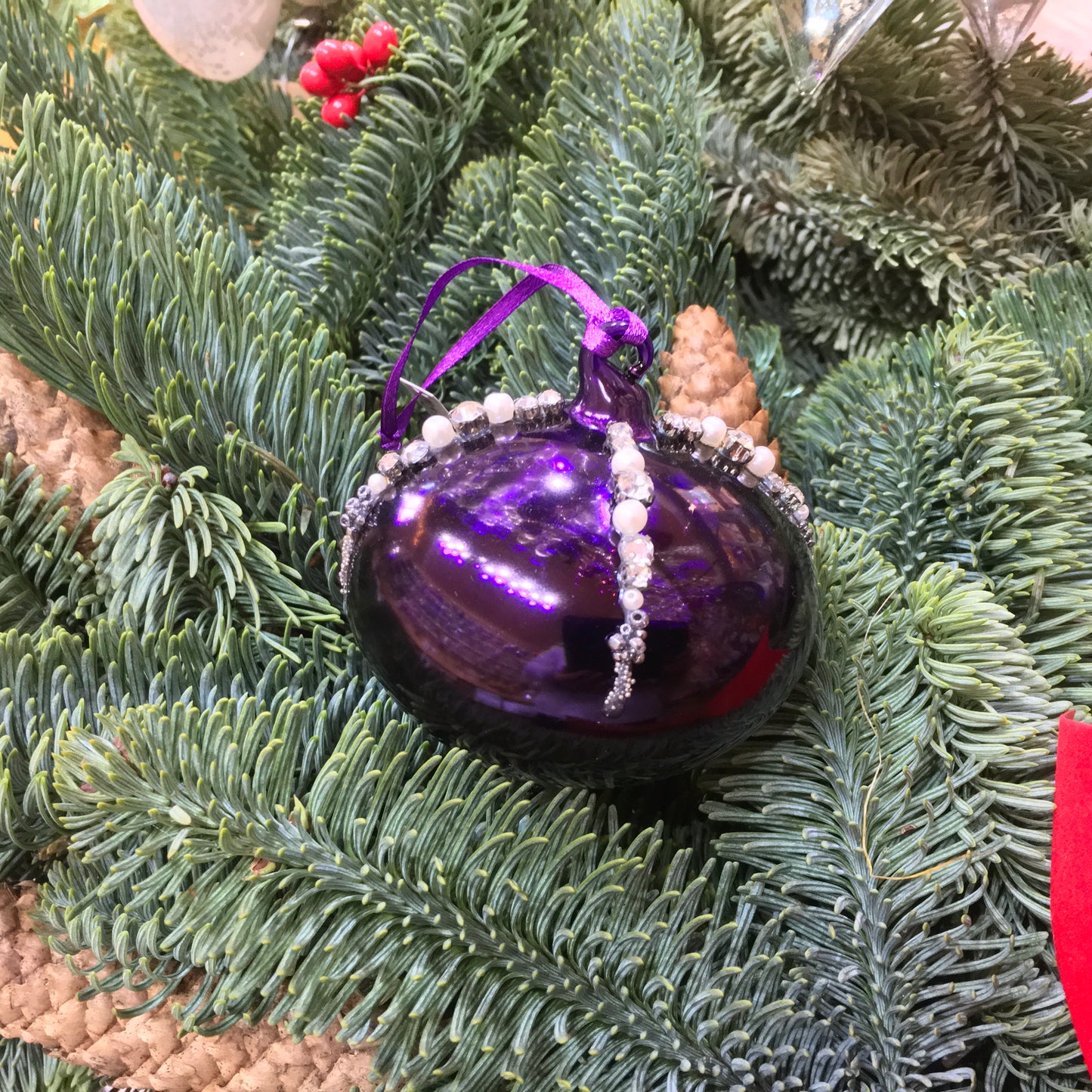 Shiny purple sultan glass decoration with diamonte beads in two sizes