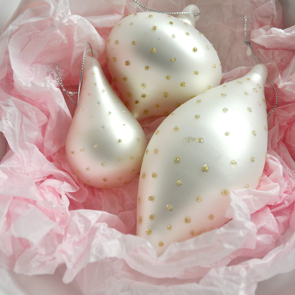 Small Silver White Finial Shaped Gold Polkadot Christmas Decoration for Christmas Trees