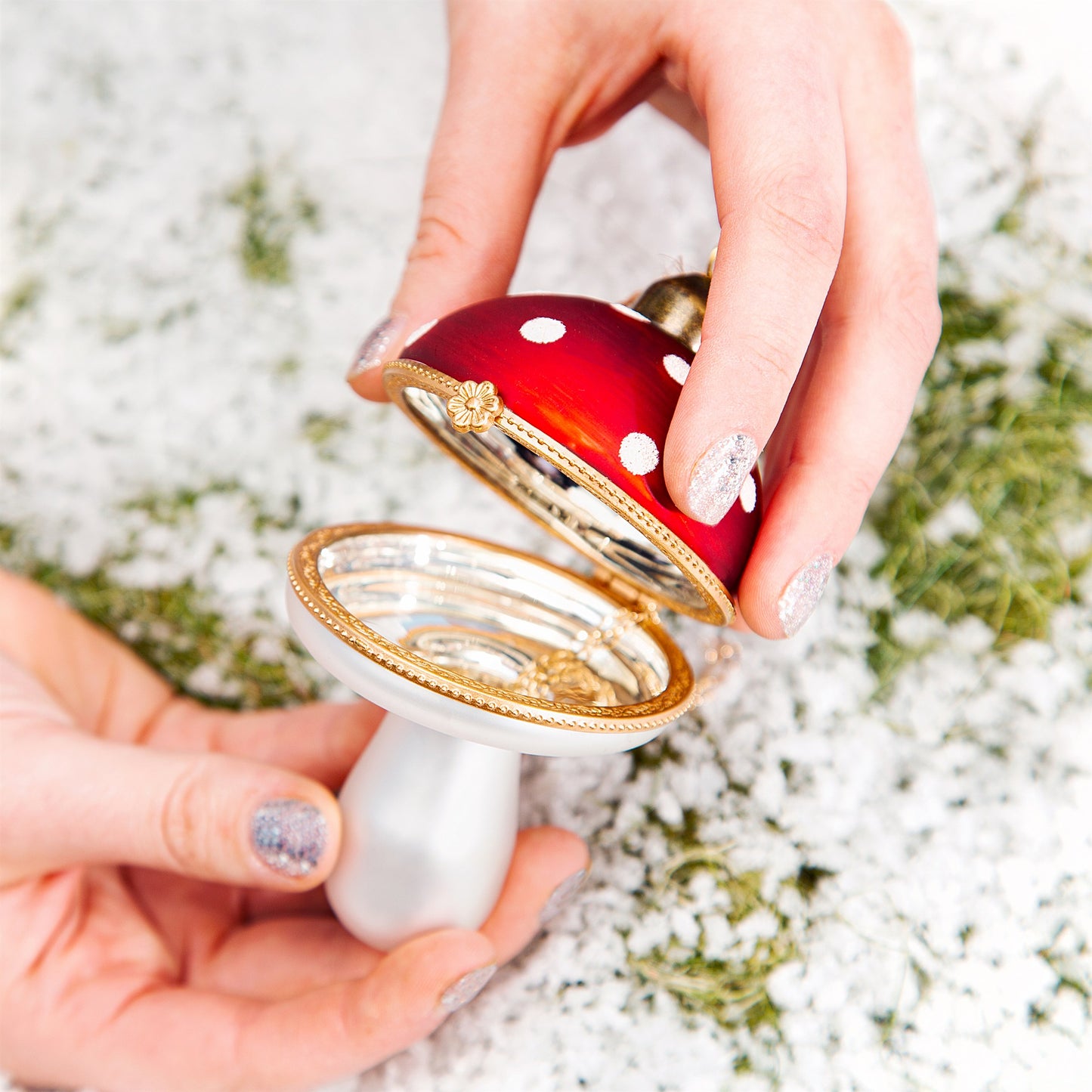 Red and White Opening Mushroom Glass Christmas Tree Decoration