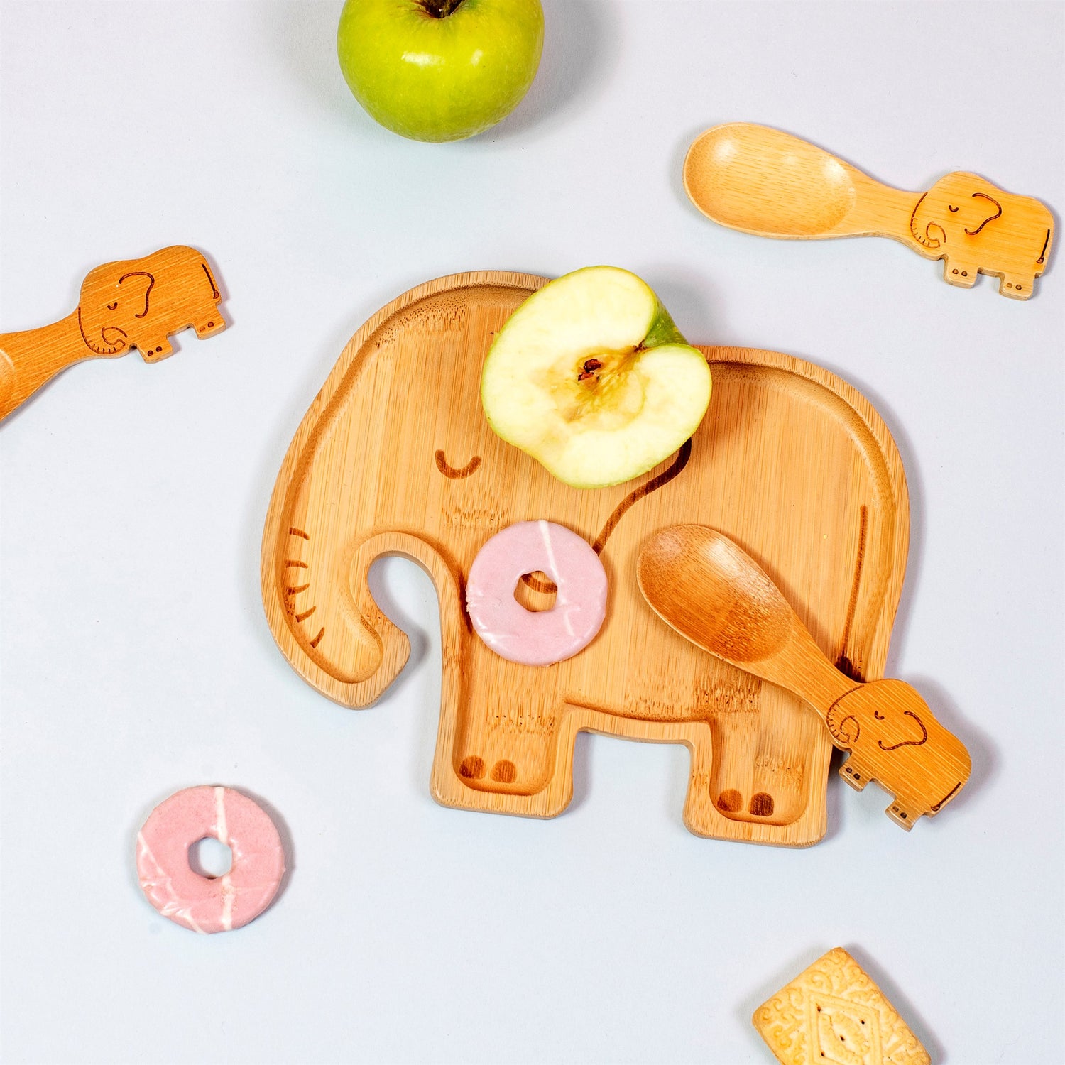 A planet-friendly everyday reusable, this gorgeous bamboo plate features a lovely elephant design.