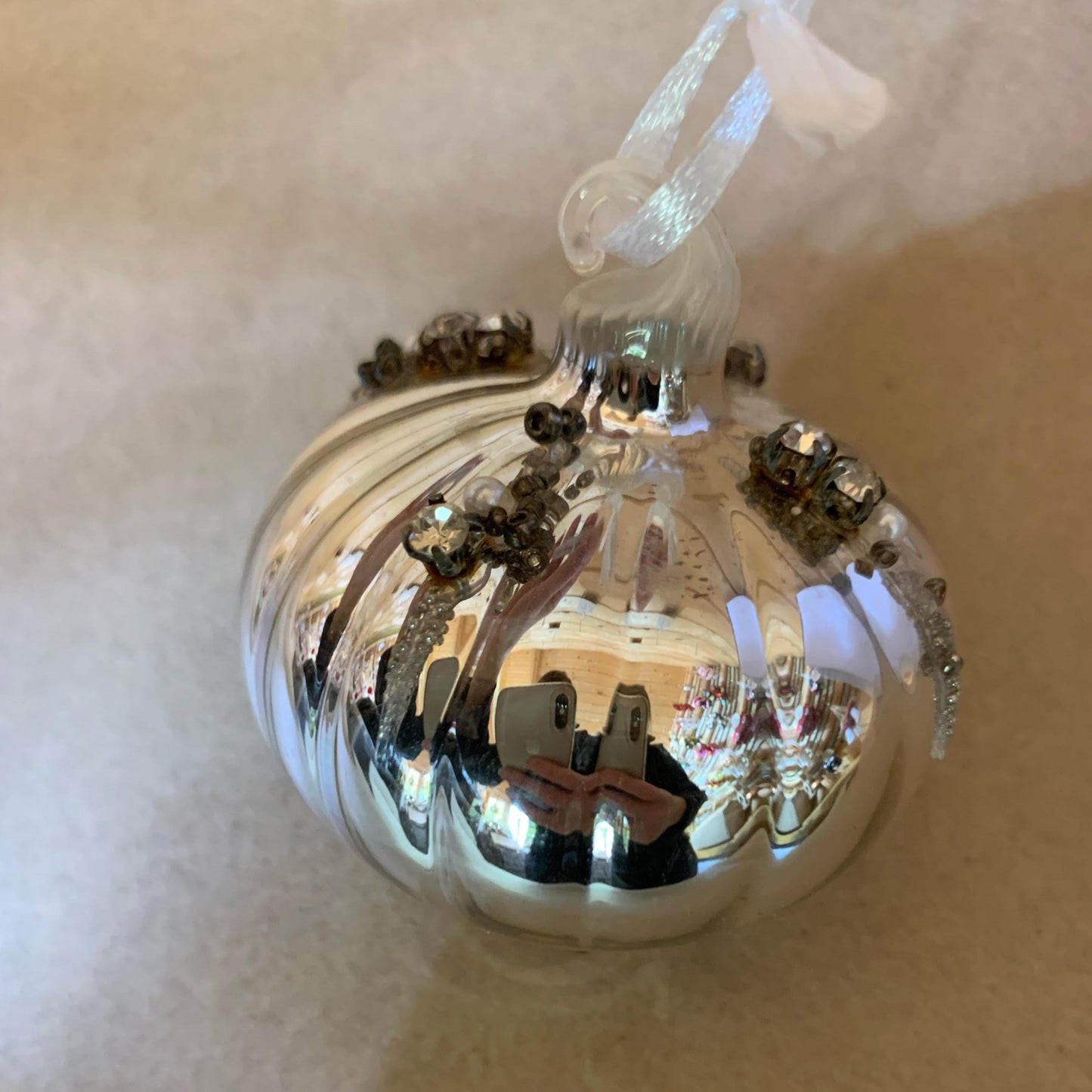 Silver Shiny Ridged Sultan Glass Beaded Ornament (6cm)