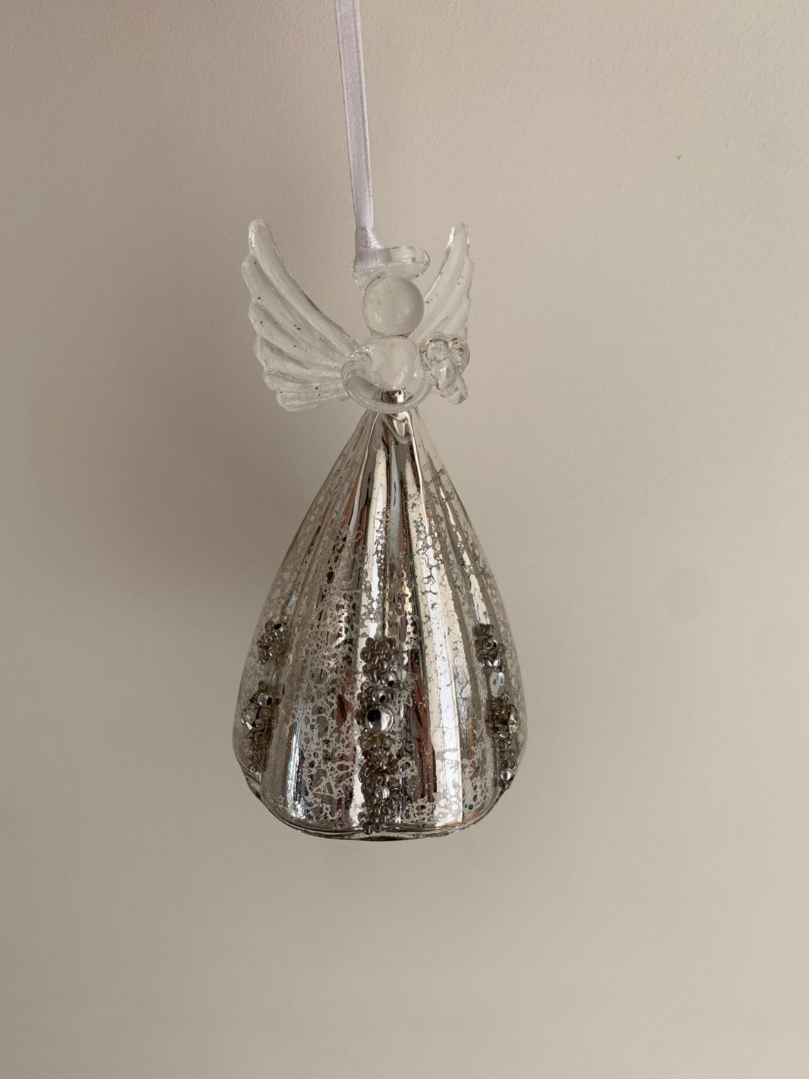 Antique Style Glass Angel Holding Heart with Silver Beading & Fluted Skirt (12cm)