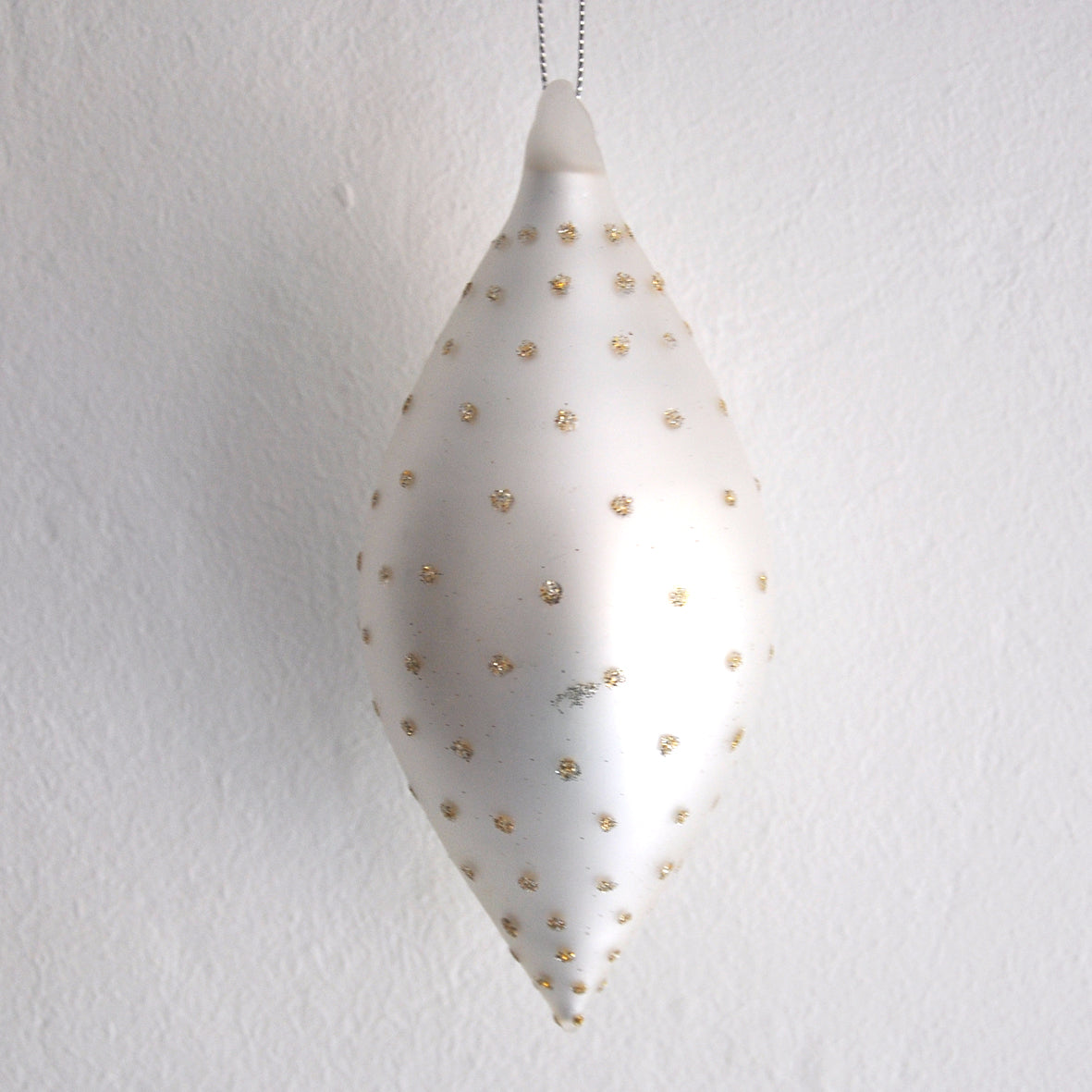 Small Silver White Finial Shaped Gold Polkadot Christmas Decoration for Christmas Trees