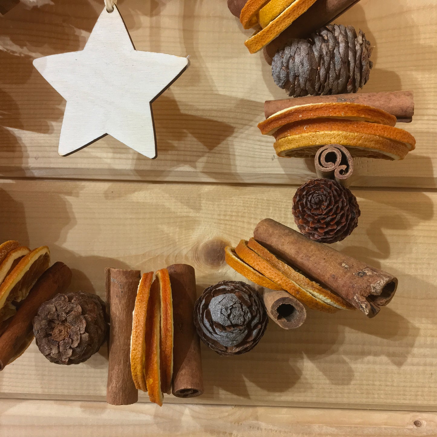 Cones, Oranges and Cinnamon Christmas Circle with Star to make your house smell of Christmas.