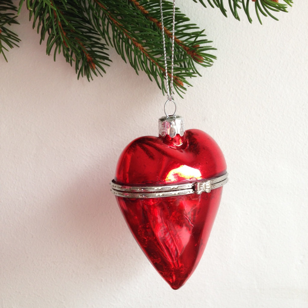 Heart Glass Antique Style Hanging Decoration- Gold, Silver or Red